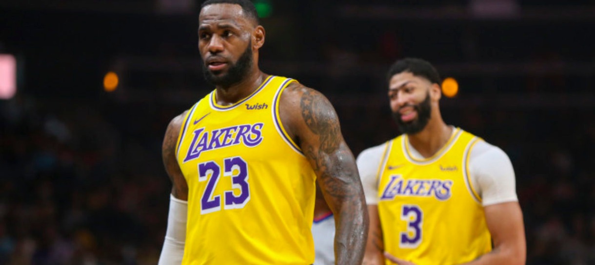 Com LeBron em busca de recorde, Lakers visita Philadelphia 76ers