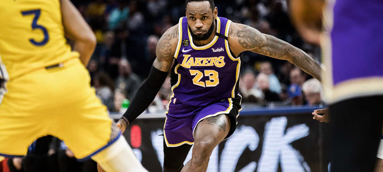 Lakers leva susto mas vence Warriors na estrada