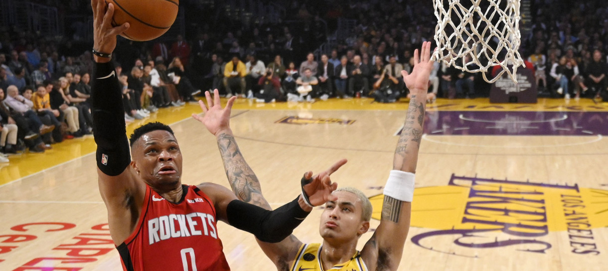 Defesa não funciona e Lakers perde para Rockets