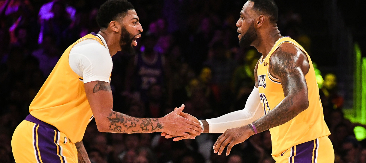 Antony Davis com moral: LeBron, Jeanie Buss e Dwight rasgam elogios ao craque