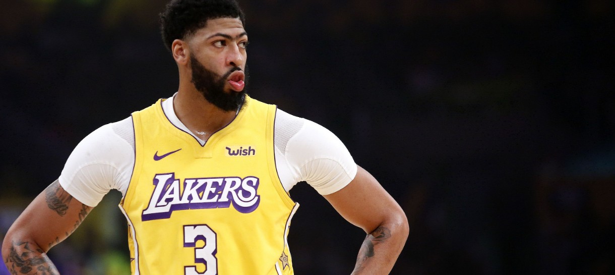 Decisão sobre o contrato de Anthony Davis fica para 14 de outubro