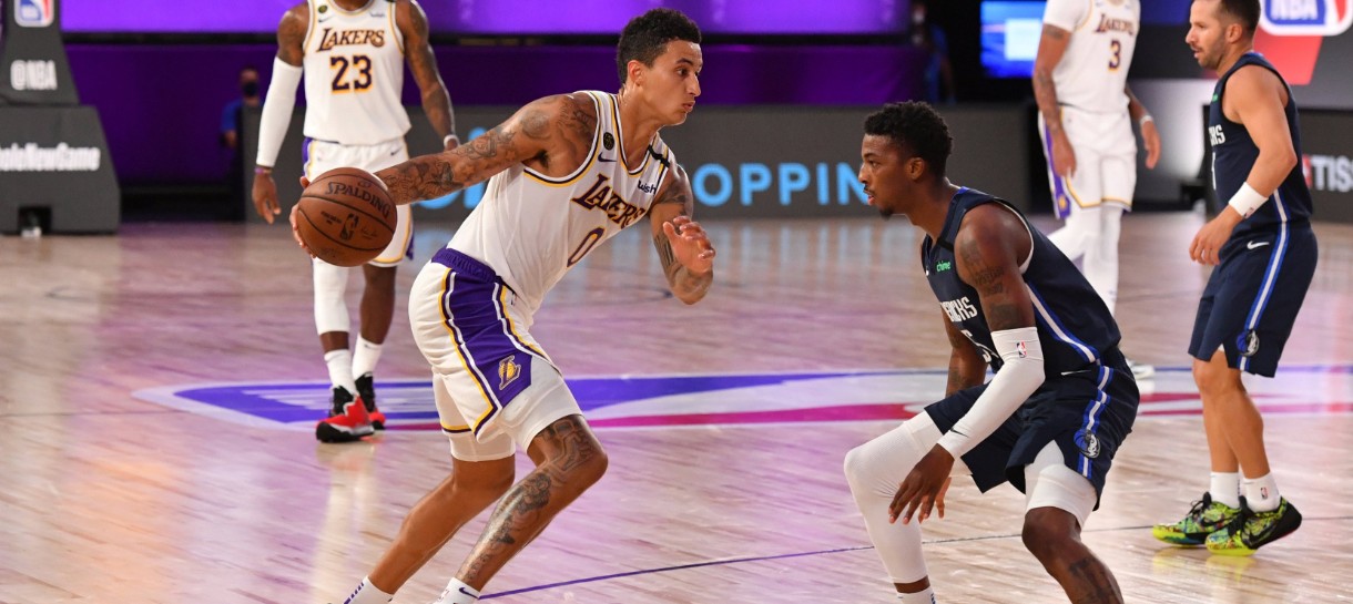 Lakers perde para Mavericks em jogo-treino