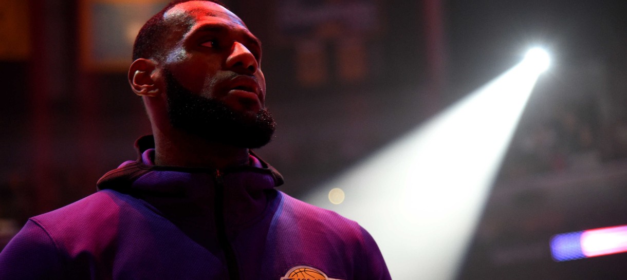 Podcast: Bradley fora, Dwight e JR dentro. Como o Lakers vai para Orlando?