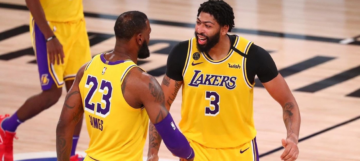 Lakers vence Rockets e está a uma vitória da final do Oeste