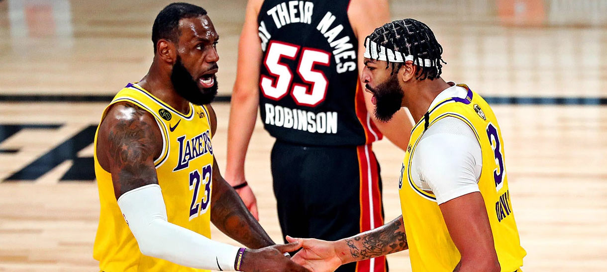 Lakers domina Heat e sai na frente na série final