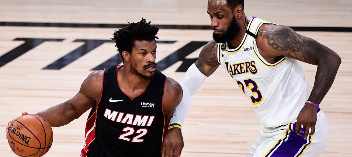 Lakers sofre na defesa, decepciona no ataque e perde o primeiro jogo da série