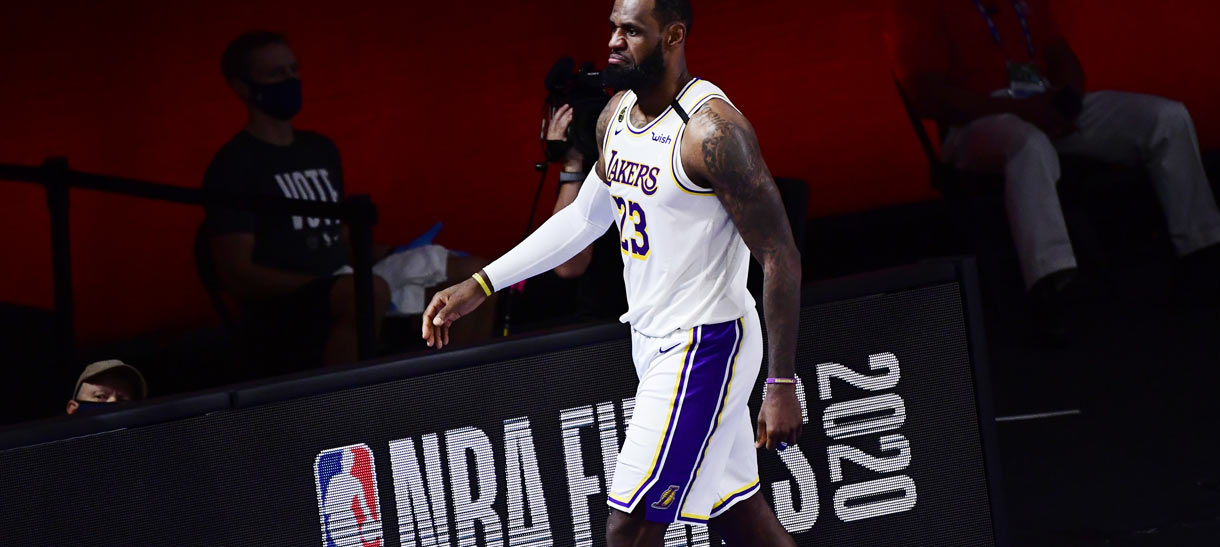 Porque LeBron James deveria ser multado pela NBA