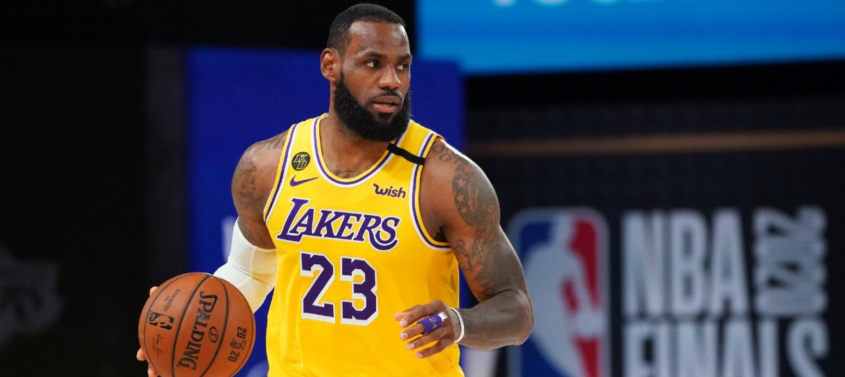 Lakers enfrenta Heat em busca da terceira vitória