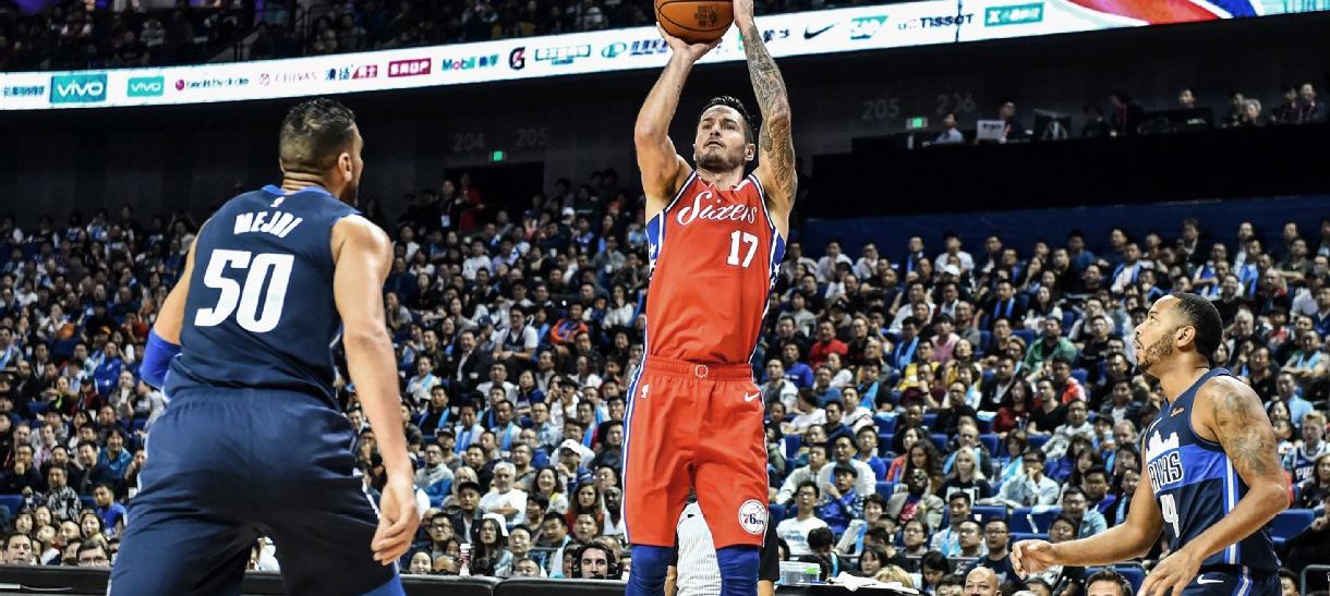 NBA: Lakers pode negociar sua escolha do draft por especialista de 3 pontos