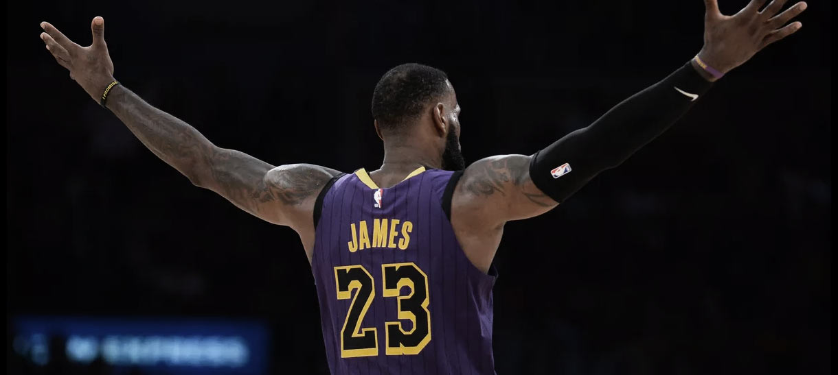NBA: LeBron James vibra ao perceber que vai receber seu anel de campeão com o Lakers