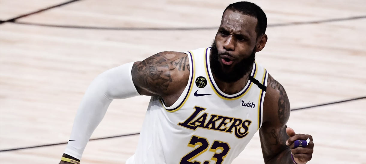 LeBron James reage a lista impressionante de recordes na NBA