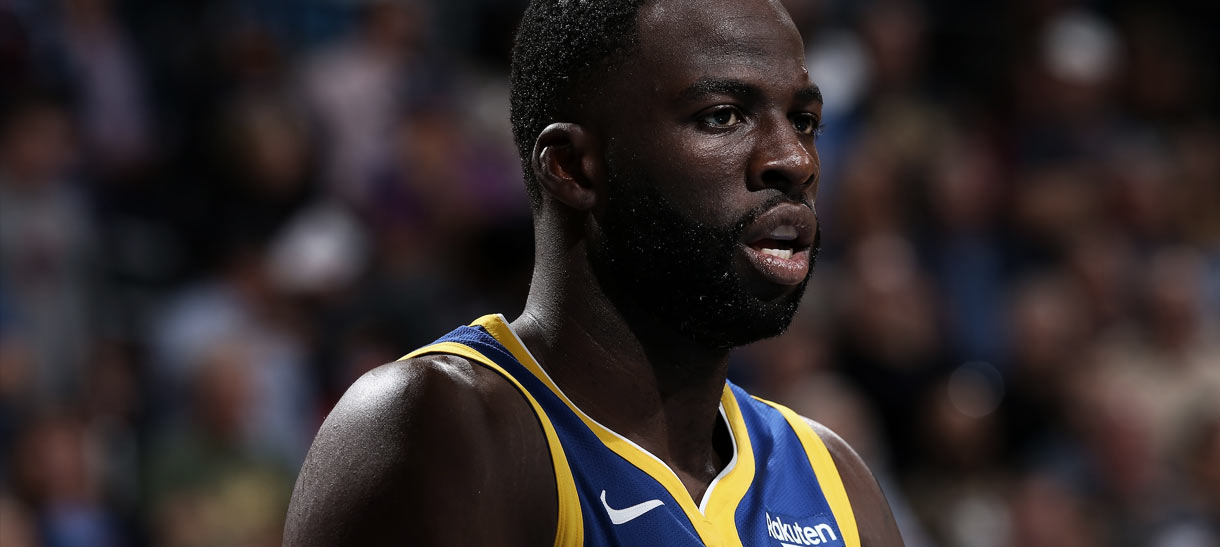 Video: Draymond Green se safa de violação em cesta crucial contra o Lakers