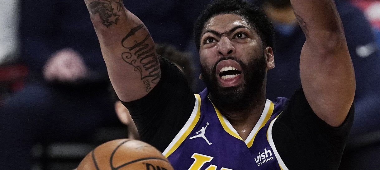 Com Anthony Davis de volta, Lakers vence sua sétima partida seguida