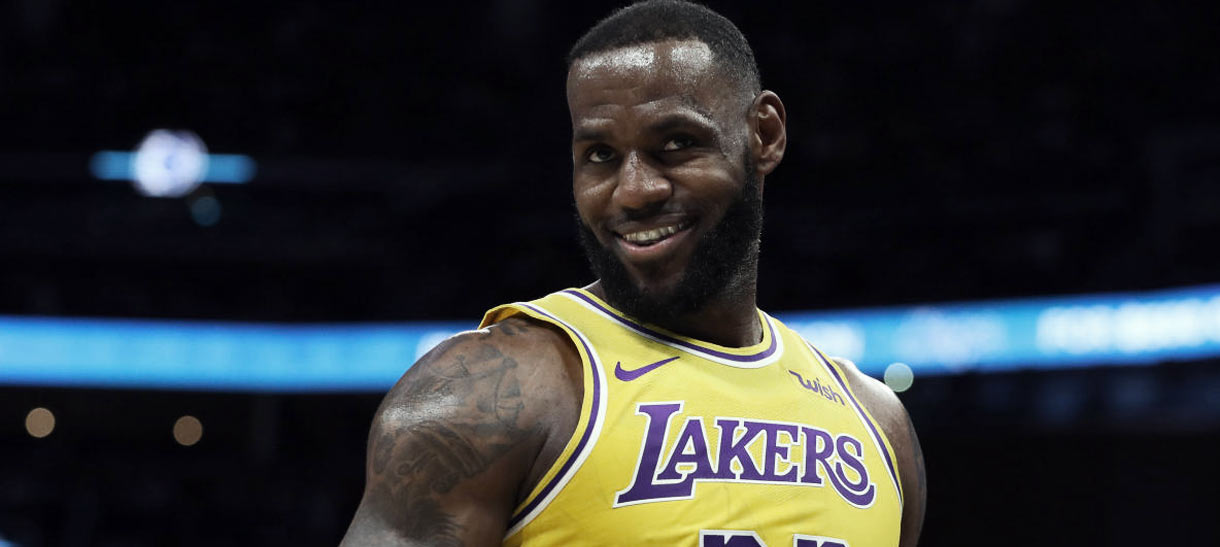 NBA: Locutores do Grizzlies ficam loucos depois de simulação de LeBron James