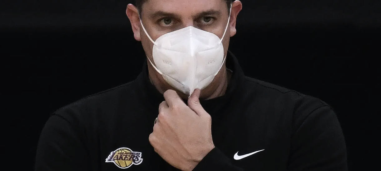 NBA: Frank Vogel dá a entender que vai chegar gente nova no Lakers