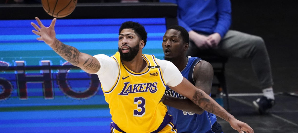 Lakers perde para Mavs no retorno de Anthony Davis e se vê em situação delicada na tabela