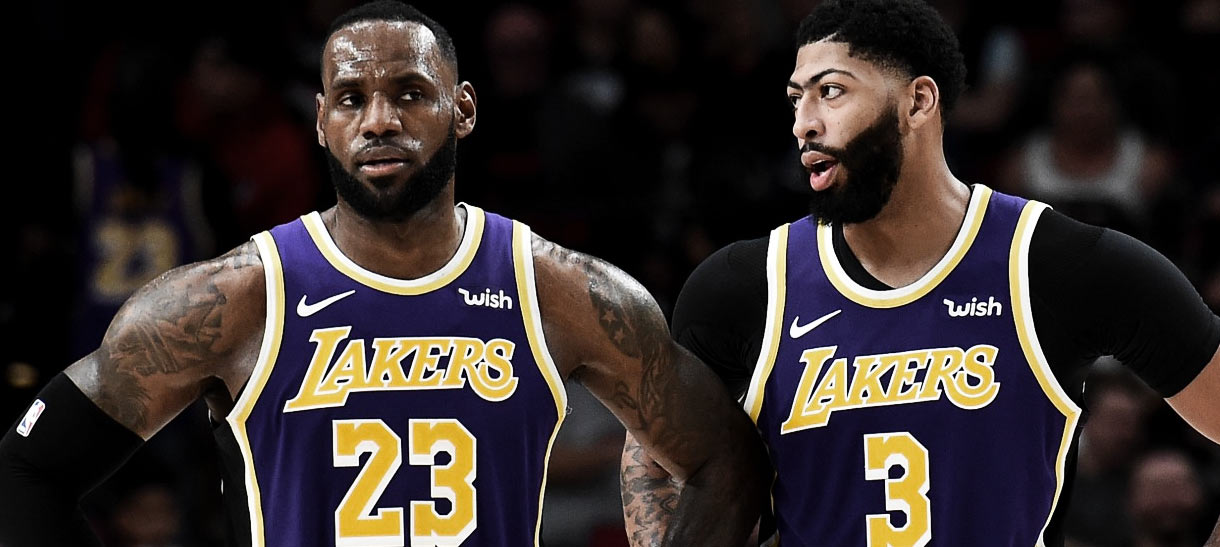 Lakers divulga status de saúde de Davis e LeBron para jogo contra o Rockets