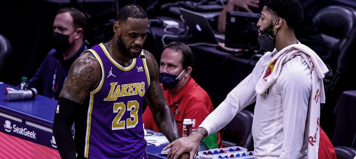 NBA: LeBron James sente novamente lesão e manda mensagem no fim do jogo