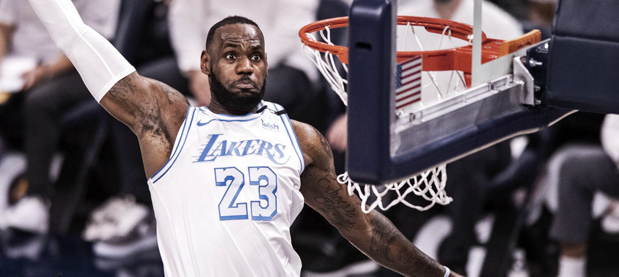 LeBron James está próximo de bater recorde de dois ex-Lakers nos playoffs da NBA