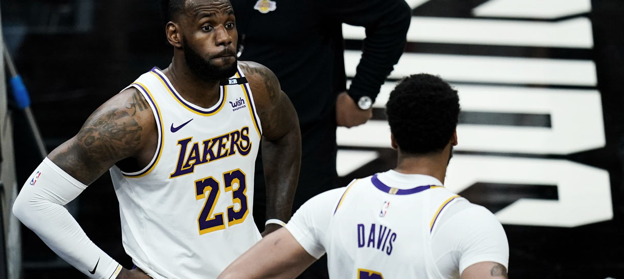 NBA: LeBron reage a má atuação de Davis na estreia do Lakers nos playoffs