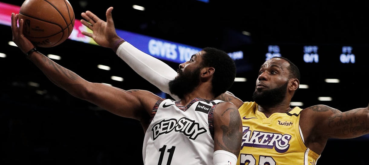 NBA: LeBron James reage a lesão de Kyrie Irving no jogo entre Nets e Bucks