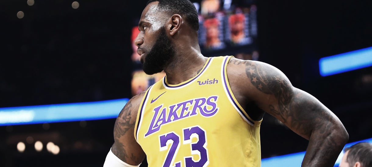 Ex-Laker sai em defesa de LeBron James contra a NBA