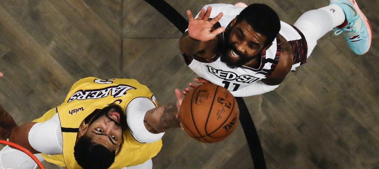 NBA: LeBron James faz comparação entre Anthony Davis e Kyrie Irving