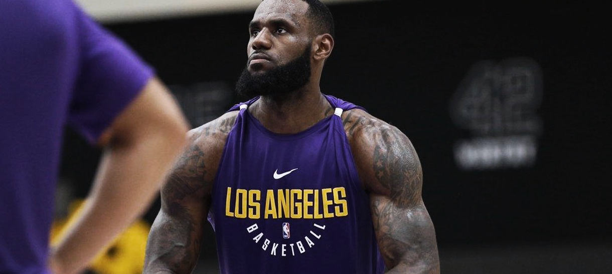 NBA: LeBron James viraliza em foto após treinamento