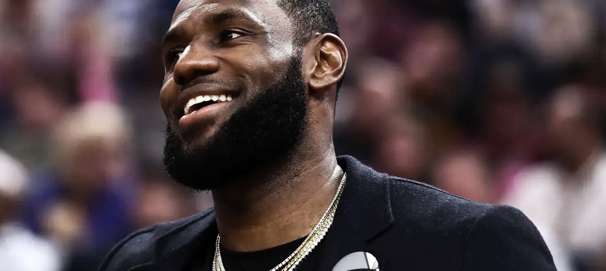 NBA: LeBron James está próximo de se juntar a grupo de atletas bilionários