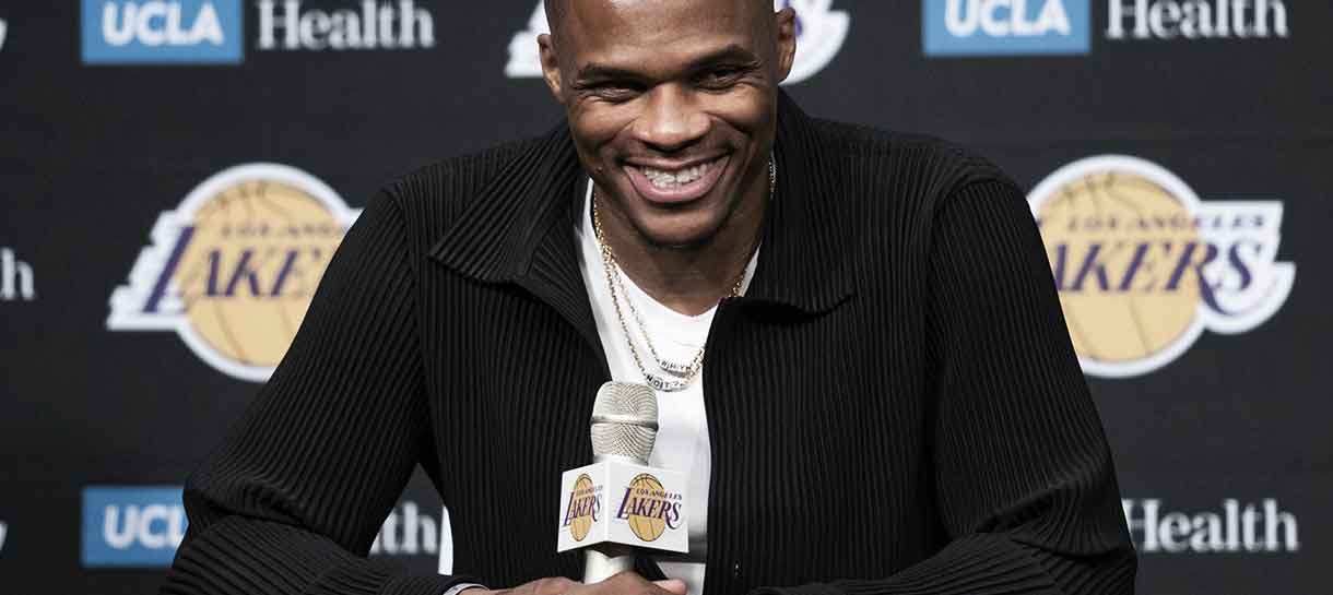 Russell Westbrook diz o que acha dos outros candidatos a título da NBA