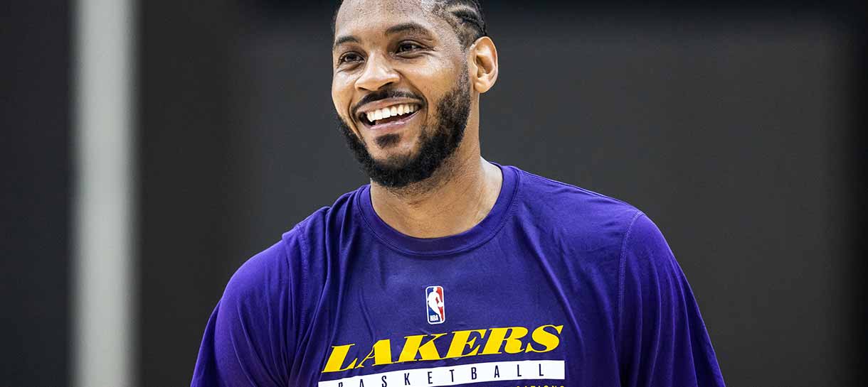 NBA: Carmelo Anthony treina com uniforme do Lakers e manda mensagem pra torcida