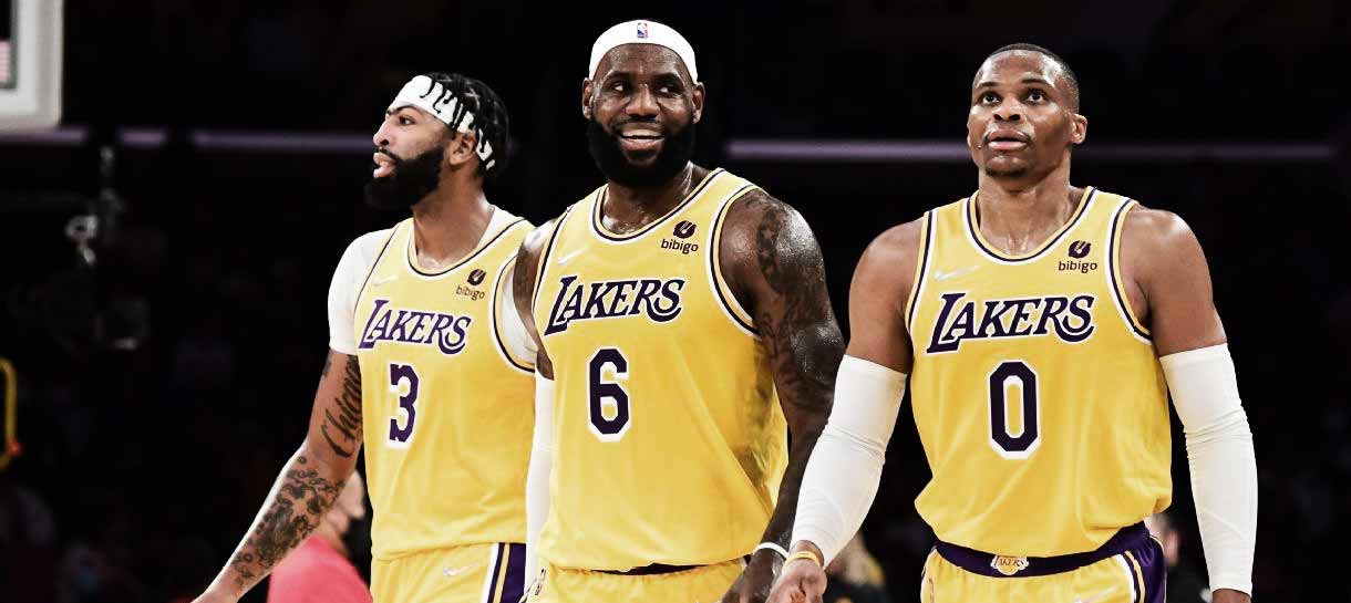 Lakers perde para Warriors na estreia do Big 3 em Los Angeles