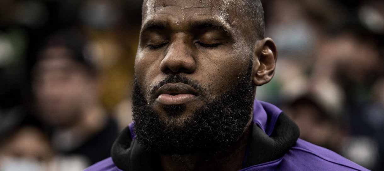NBA: Lakers atualiza status de LeBron James para jogo deste domingo