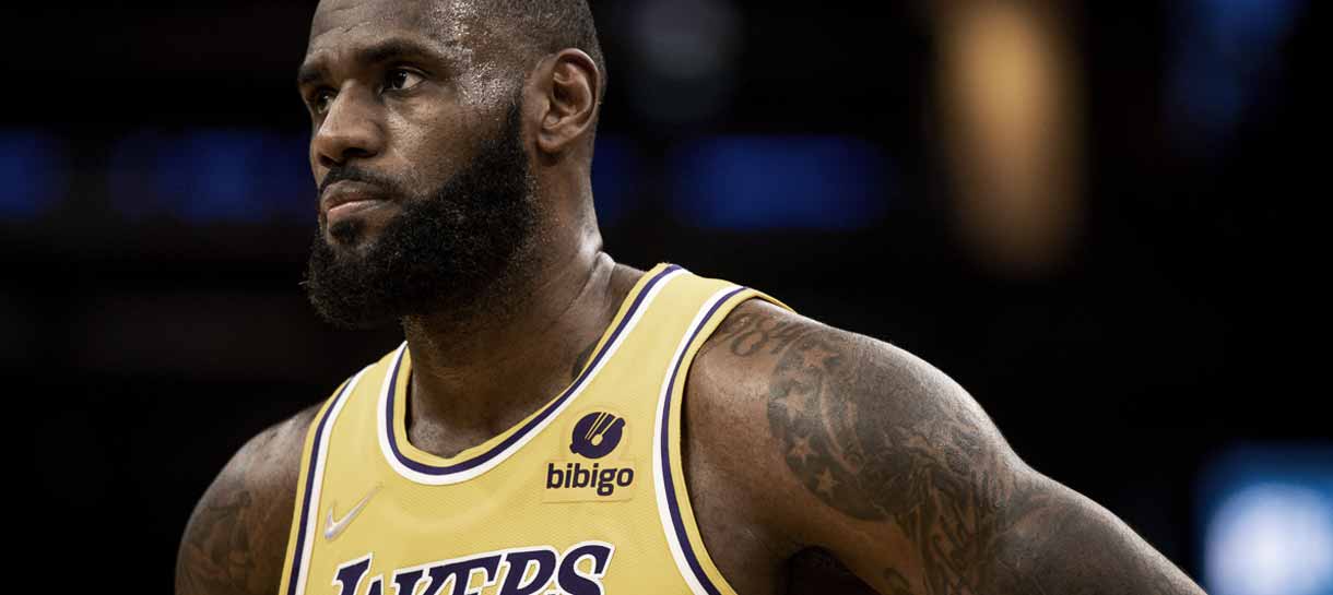 NBA: LeBron James chama atenção do Lakers após fraco início de temporada