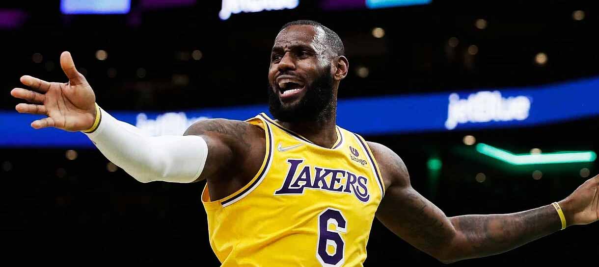 LeBron James é multado em 15 mil dólares pela NBA por comemoração