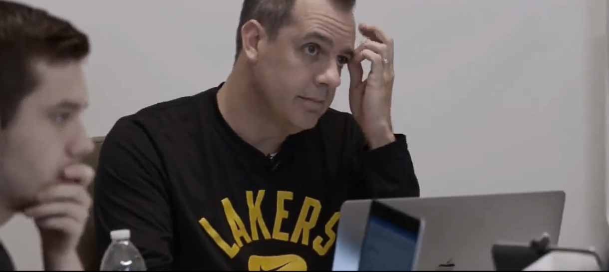 NBA: Cenas fascinantes de uma reunião de planejamento da comissão técnica do Lakers