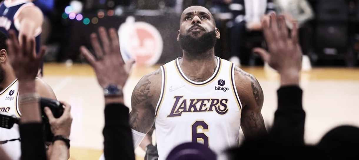 NBA: LeBron James quebra recorde de Kobe Bryant em jogos de Natal