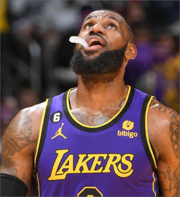 Com LeBron James impaciente, Lakers encara Hawks em Atlanta