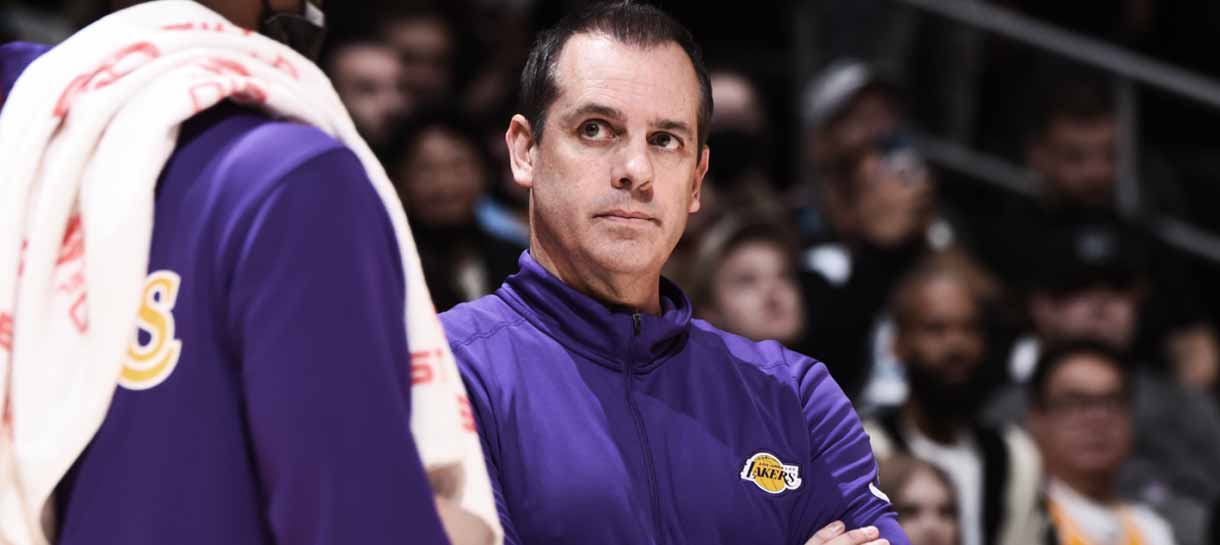 NBA: Lakers parece ter definido futuro de Frank Vogel na equipe