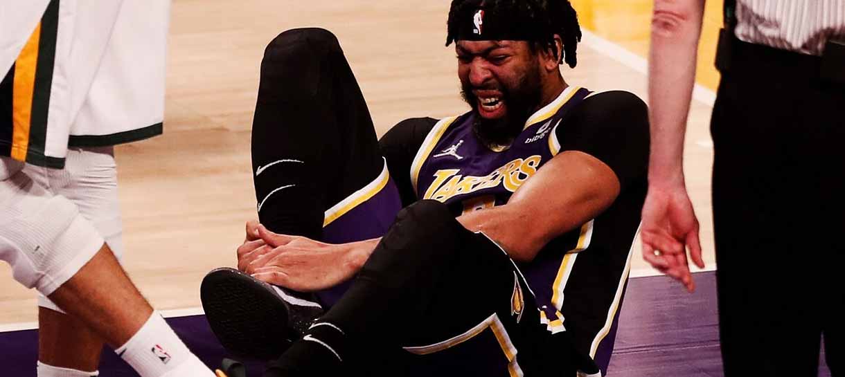 NBA: Anthony Davis sofre lesão muito feia em vitória do Lakers