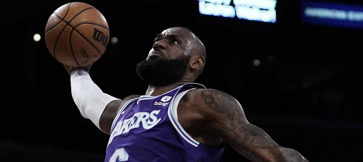 NBA: LeBron James tem mais uma atuação incrível de 50 pontos