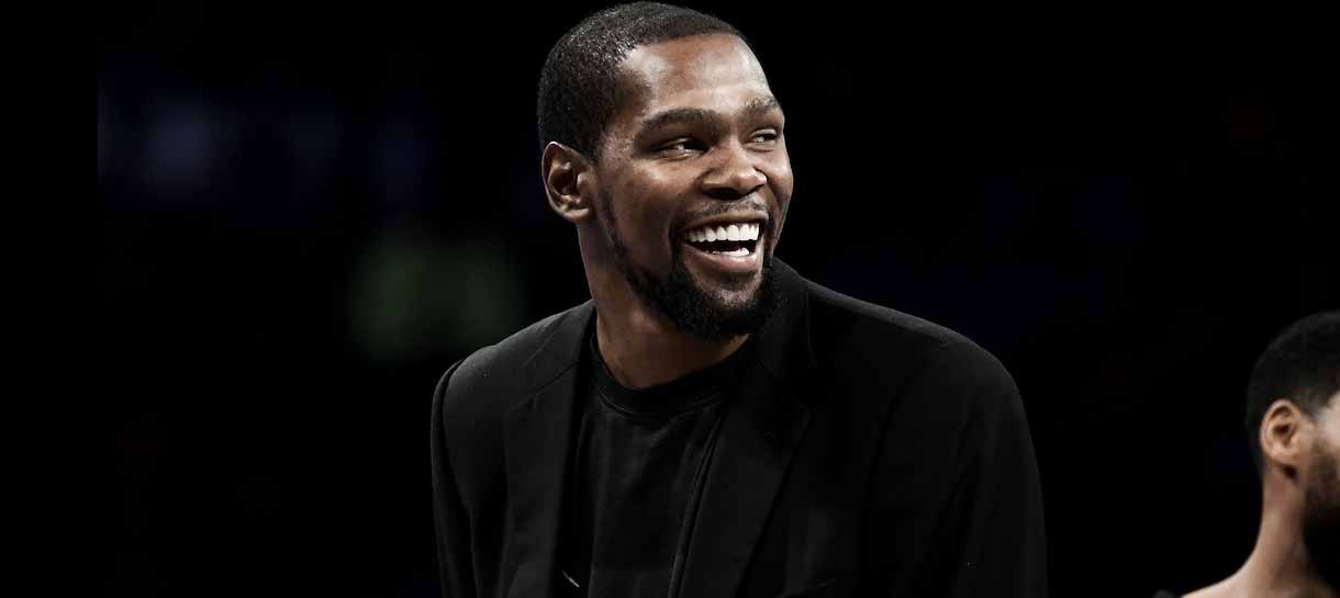 NBA: Kevin Durant trola LeBron James após grande atuação