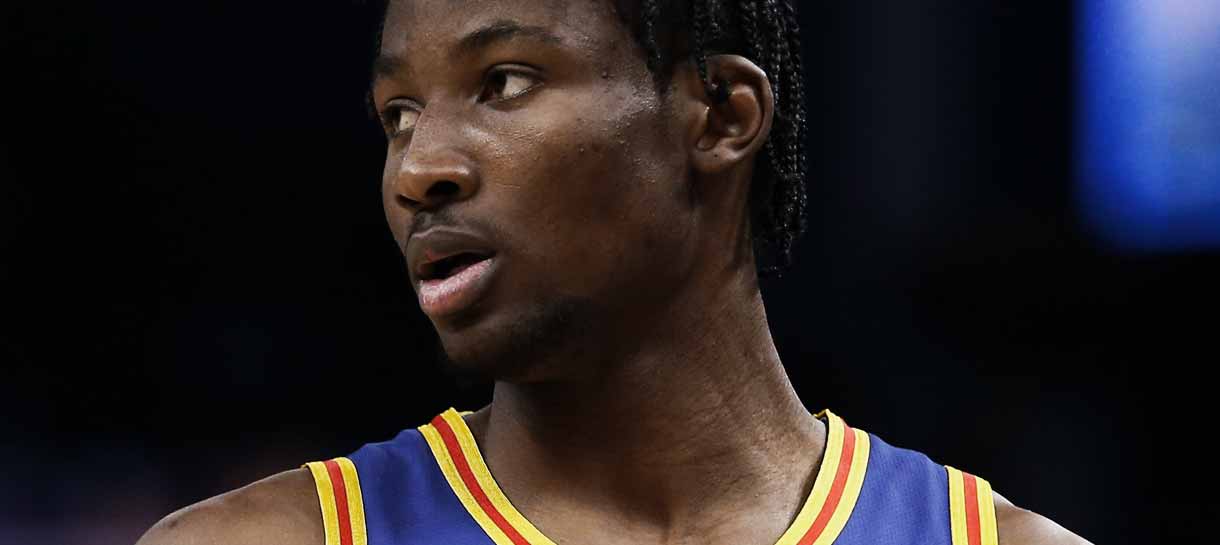 NBA: Calouro do Warriors conquista recorde que LeBron não conseguiu