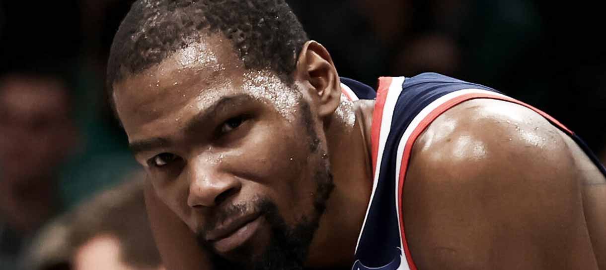 NBA: Kevin Durant ironiza críticas de lenda do Lakers