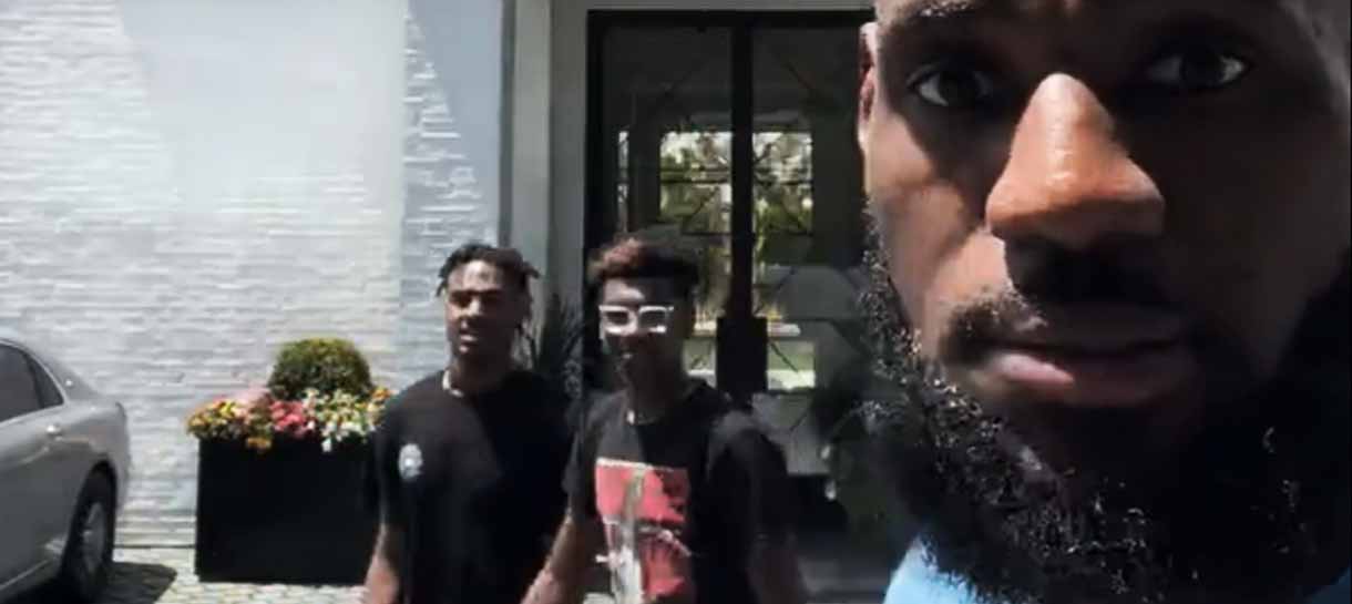 NBA: LeBron James faz live duelando contra seus filhos Bryce e Bronny