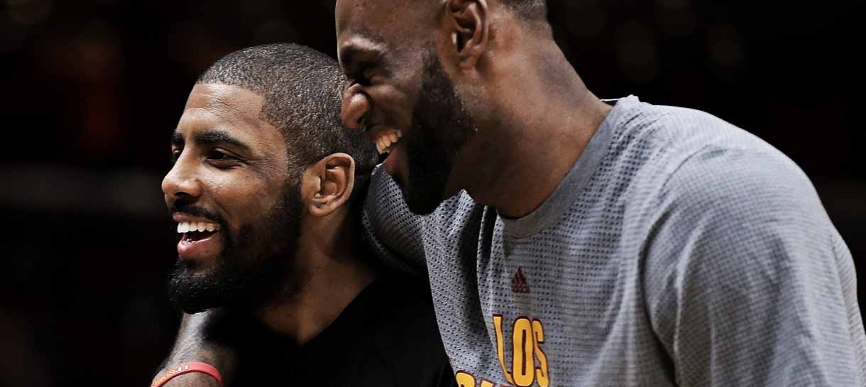 NBA: LeBron James estaria em conversa com Kyrie Irving sobre negociação com o Lakers
