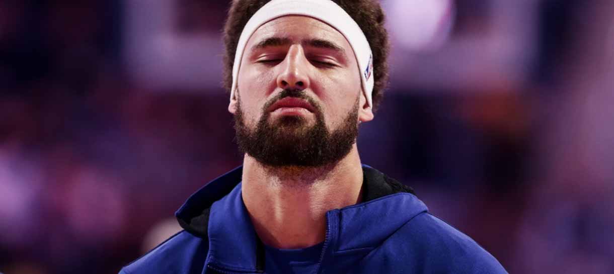 NBA: Klay Thompson emociona ao mencionar Kobe Bryant em premiação