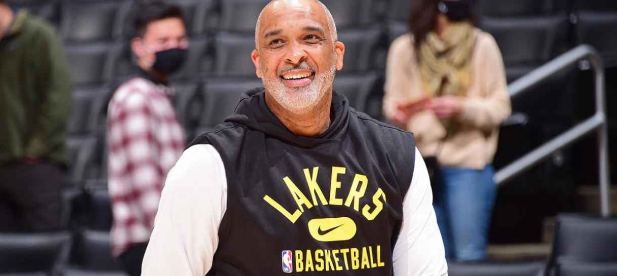 NBA: Lakers dá novo contrato para Phil Handy