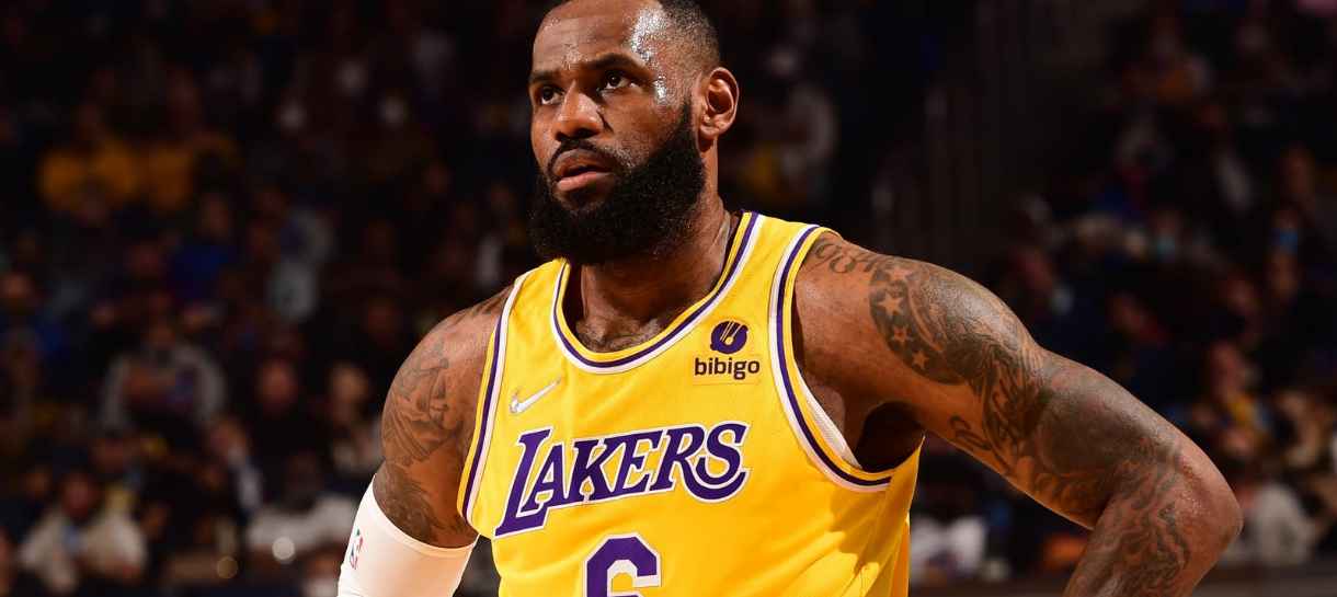 NBA: LeBron James vai optar por assinar um novo contrato com o Lakers essa semana?