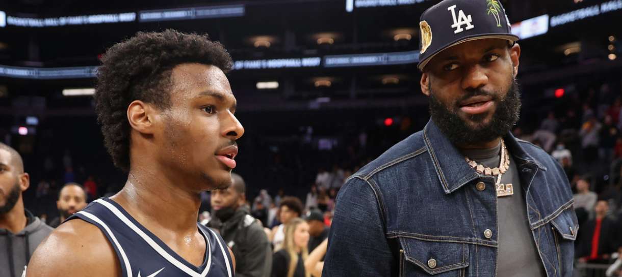 NBA: LeBron James manda recado após rumores sobre seu filho Bronny